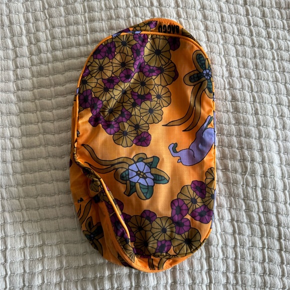 BAGGU Handbags - Baggu Packing cube (small, rabbits)